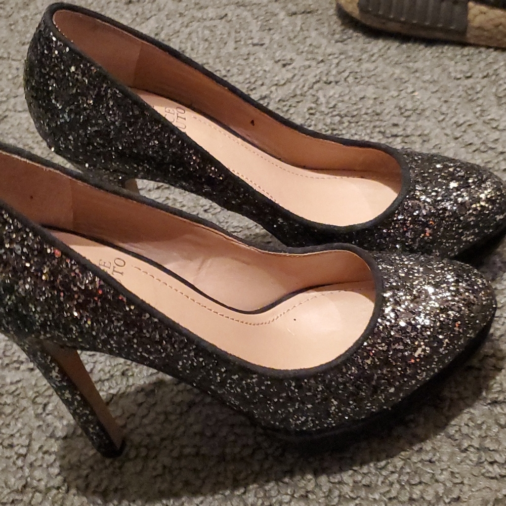 Vince Camuto black glittery heels